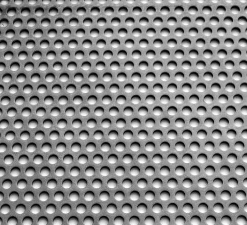 Лист стальной перфорированный оцинкованный 0,7x1000x2000 мм Rv 5-8 фото 1