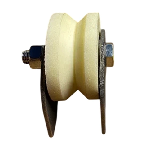 Ролик d70 мм Р2711 на пластинах под угол шириной 35 мм, капролон фото 2