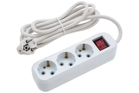 Удлинитель эл.бытовой с заземлением и выключ., 3 м, 10А, 3 розетки, тип УХз10 Сибртех фото 1